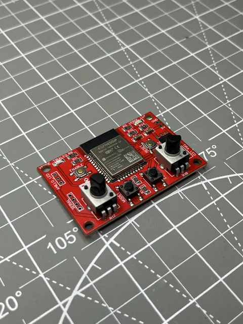 Placa roja con m&oacute;dulo ESP32