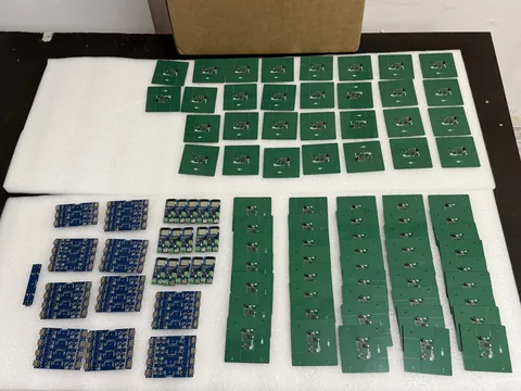 Placas reci&eacute;n fabricadas por RobotUNO